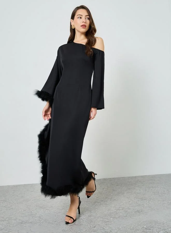 ستايلي فستان طويل بنمط قفطان وكتف واحد